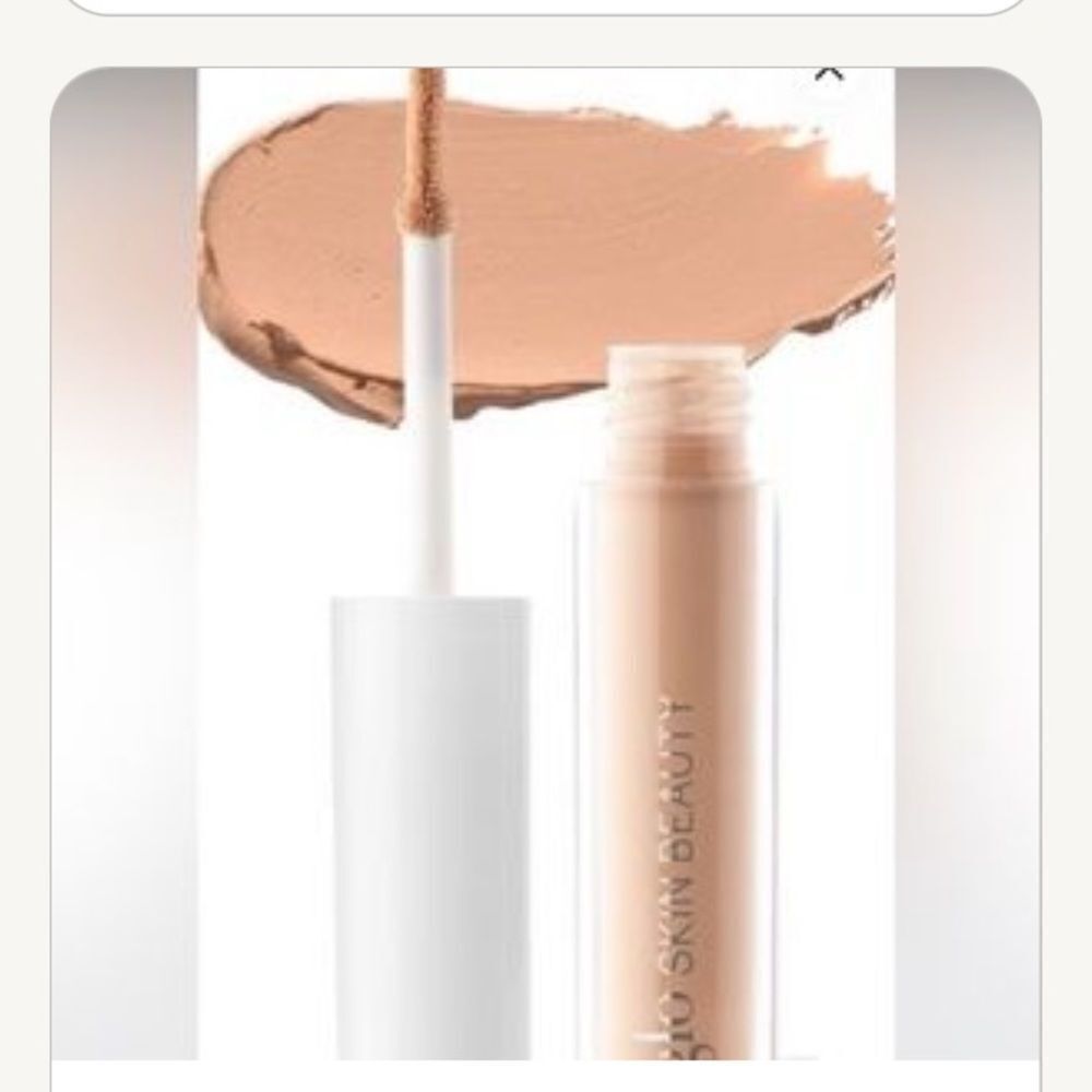 Glo Skin Beauty Essential Eye Base eye primer wear alone or under eye shadow